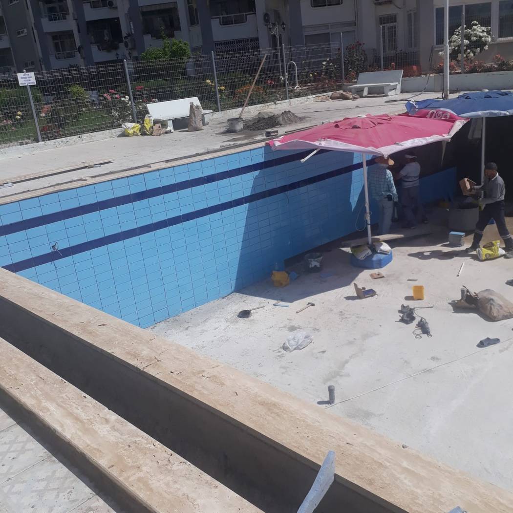 SAYIN SİTE SAKİNLERİMİZ HAVUZ ÇALIŞMALARIMIZ BÜYÜK BİR TİTİZLİKLE VE HIZLA DEVAM ETMEKTEDİR